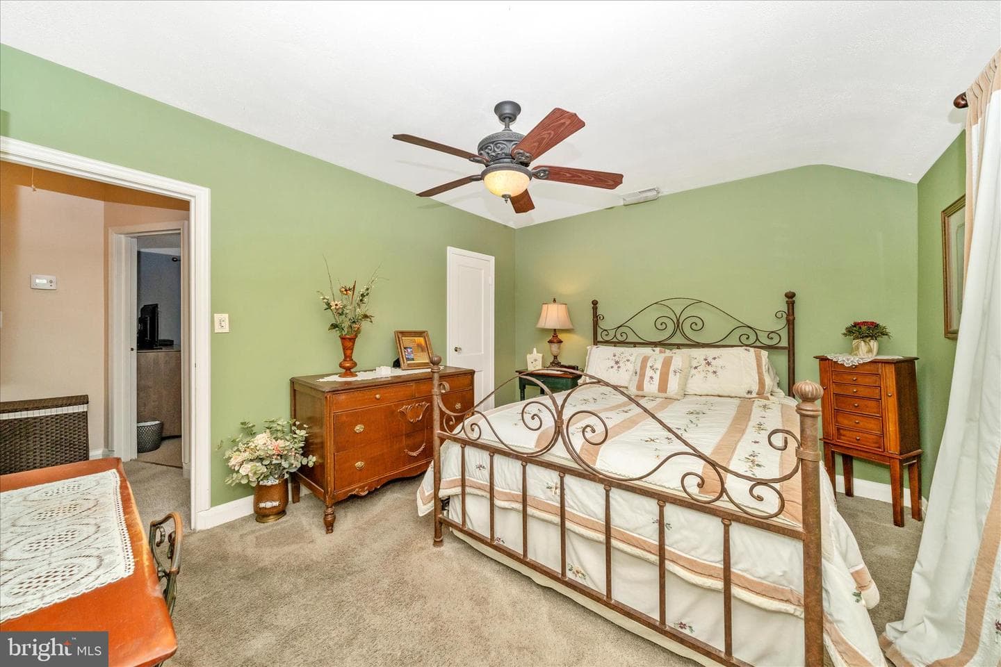 3909 Colchester Road photo 12