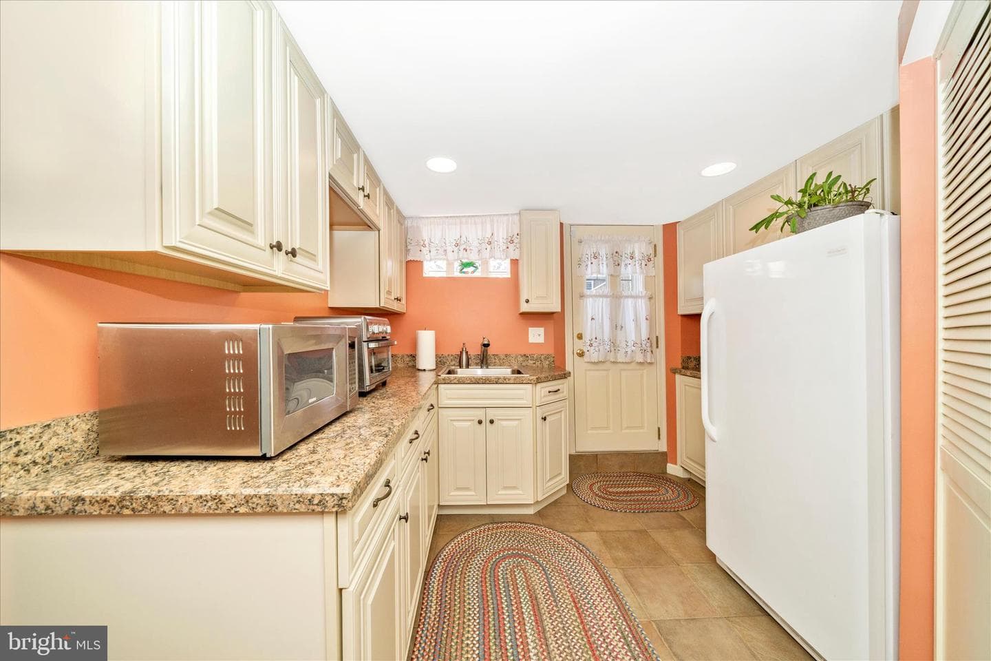 3909 Colchester Road photo 18