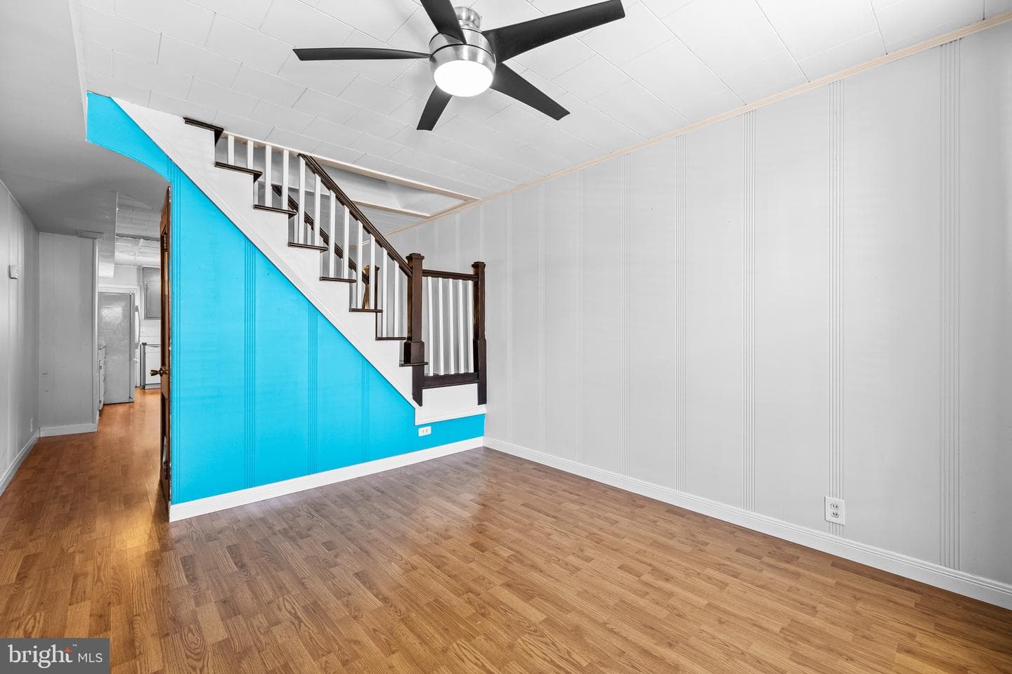 1425 Andre Street photo 3