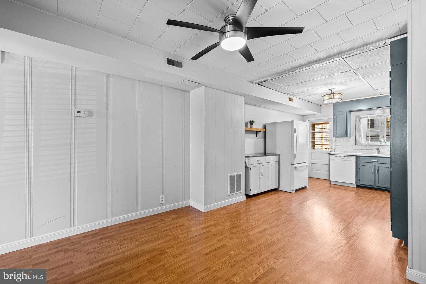 1425 Andre Street photo 6