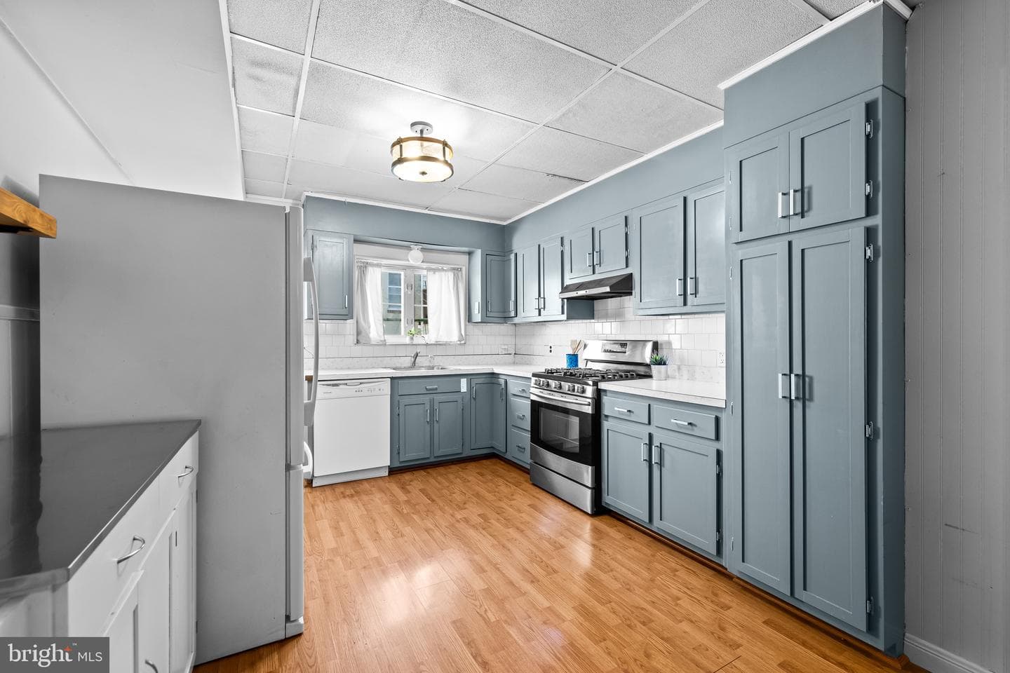 1425 Andre Street photo 8