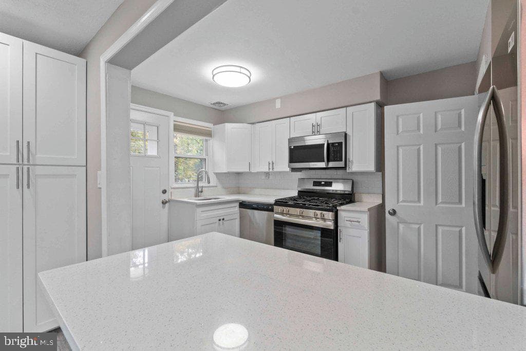 6307 Fairdel Avenue photo 12