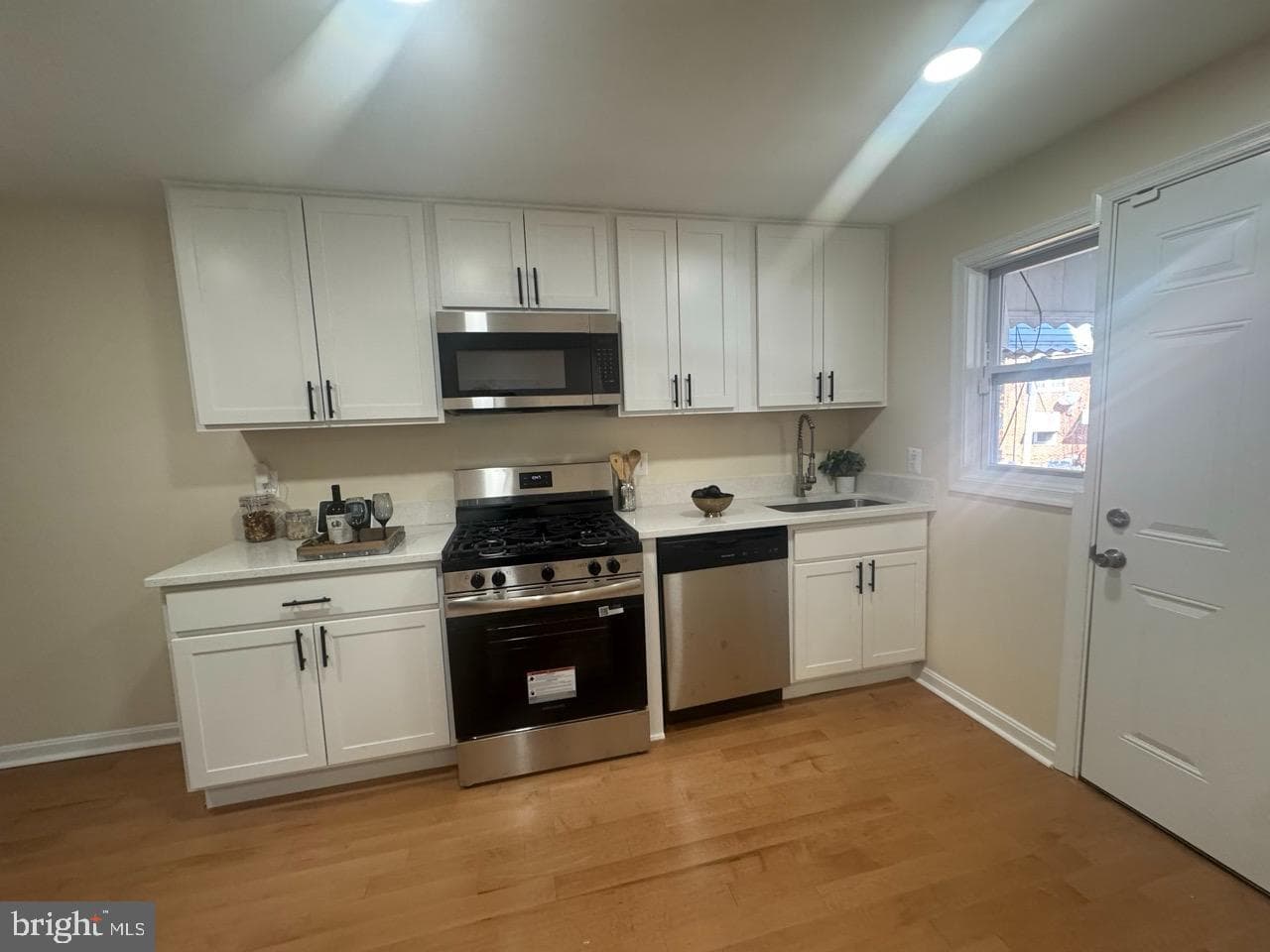 1231 Kevin Road photo 9