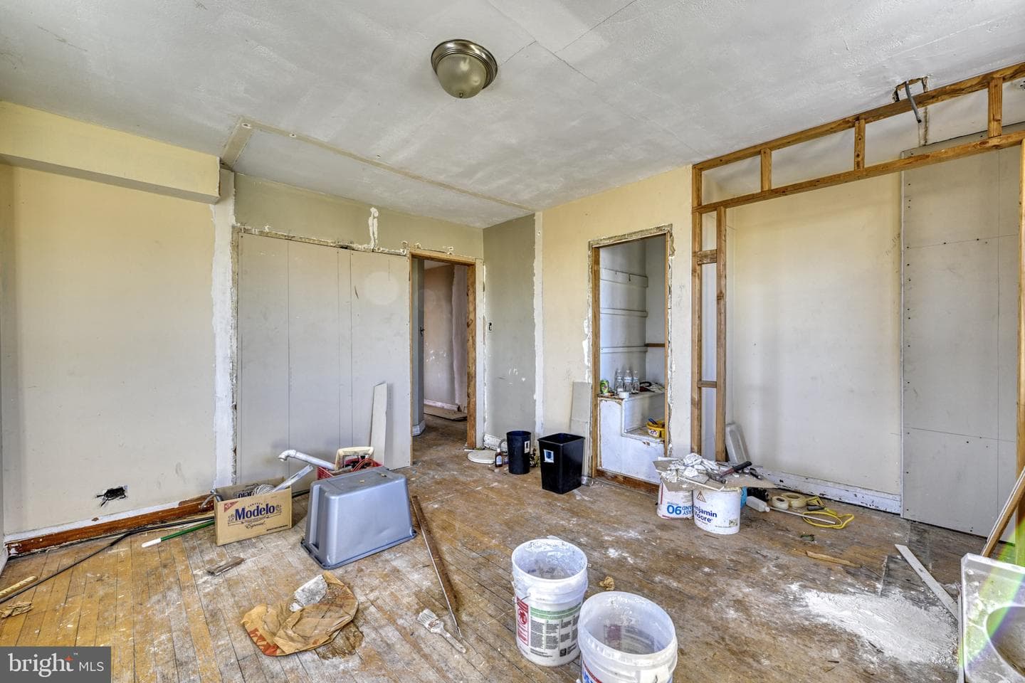 466 Hornel Street photo 10