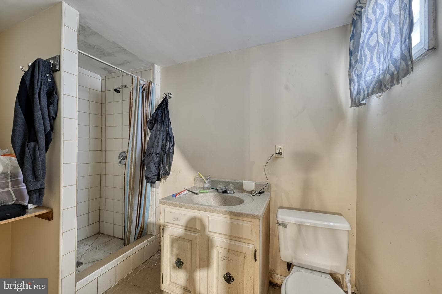 466 Hornel Street photo 12