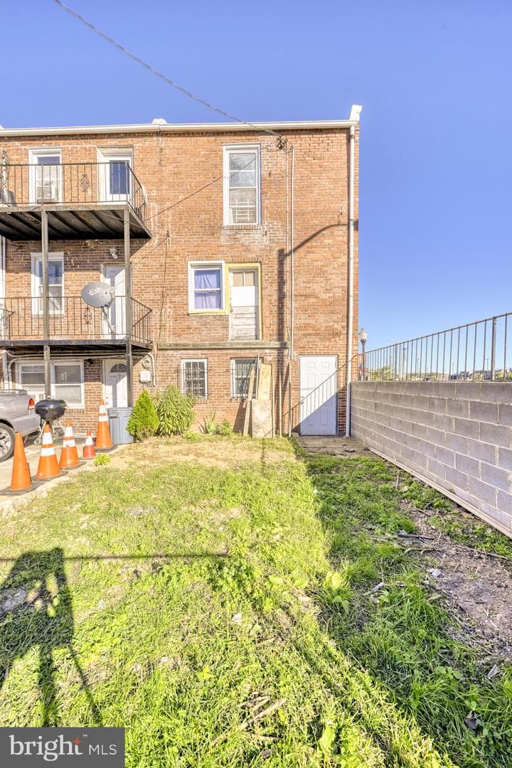 466 Hornel Street photo 17