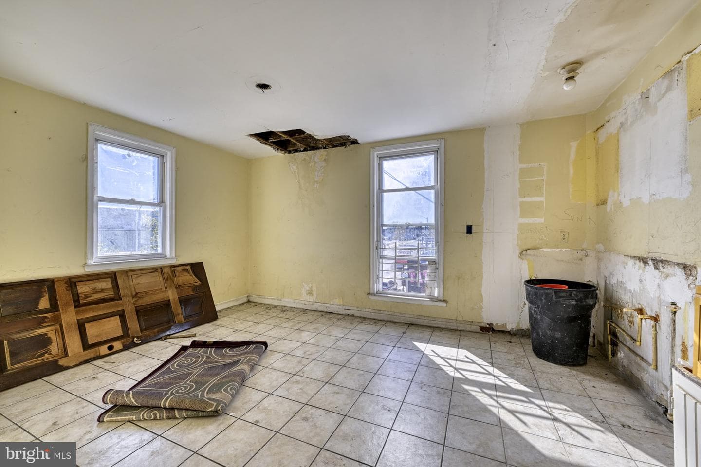 466 Hornel Street photo 8