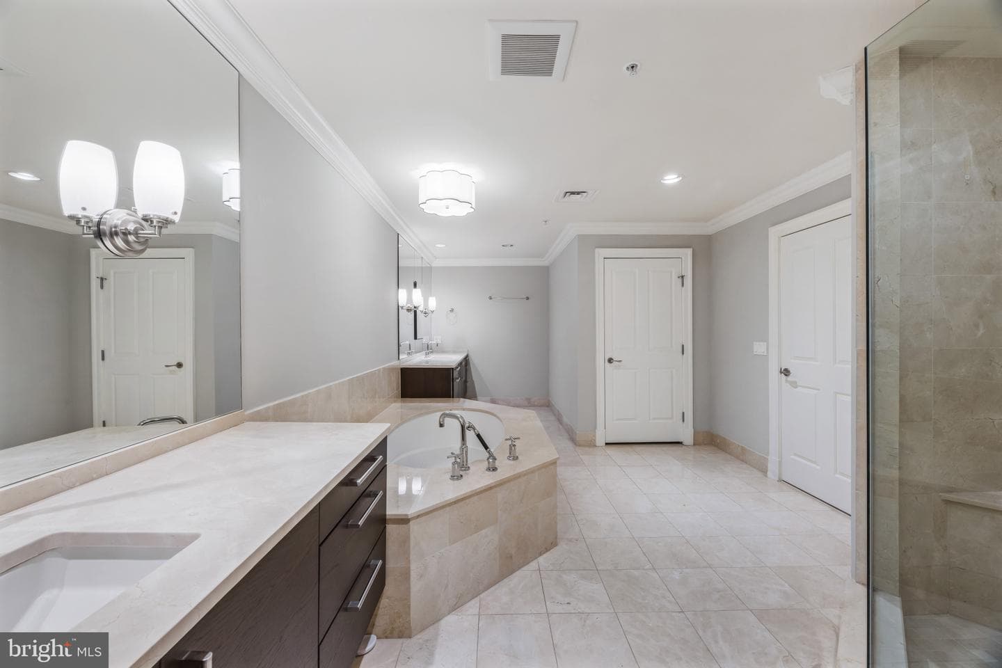 801 Key Highway #323 photo 29