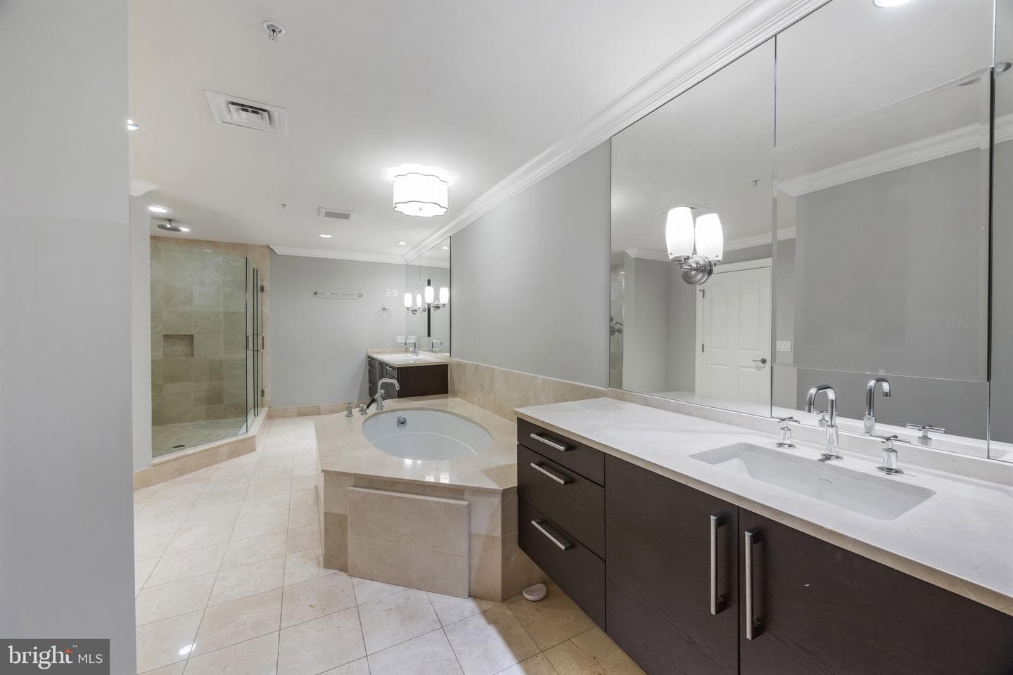 801 Key Highway #323 photo 30