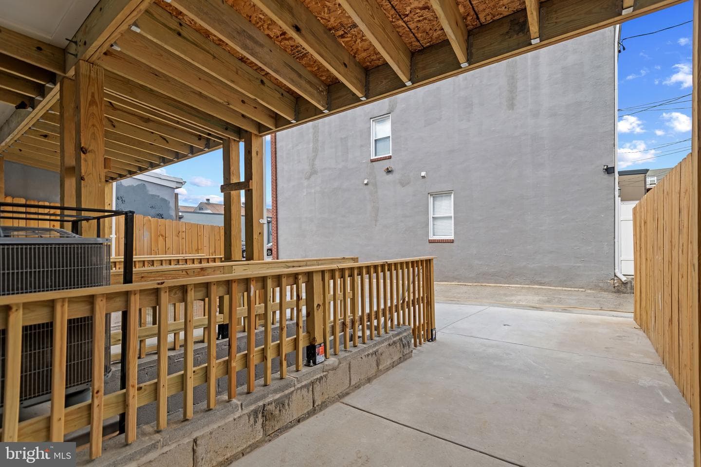 2204 E Chase Street photo 37