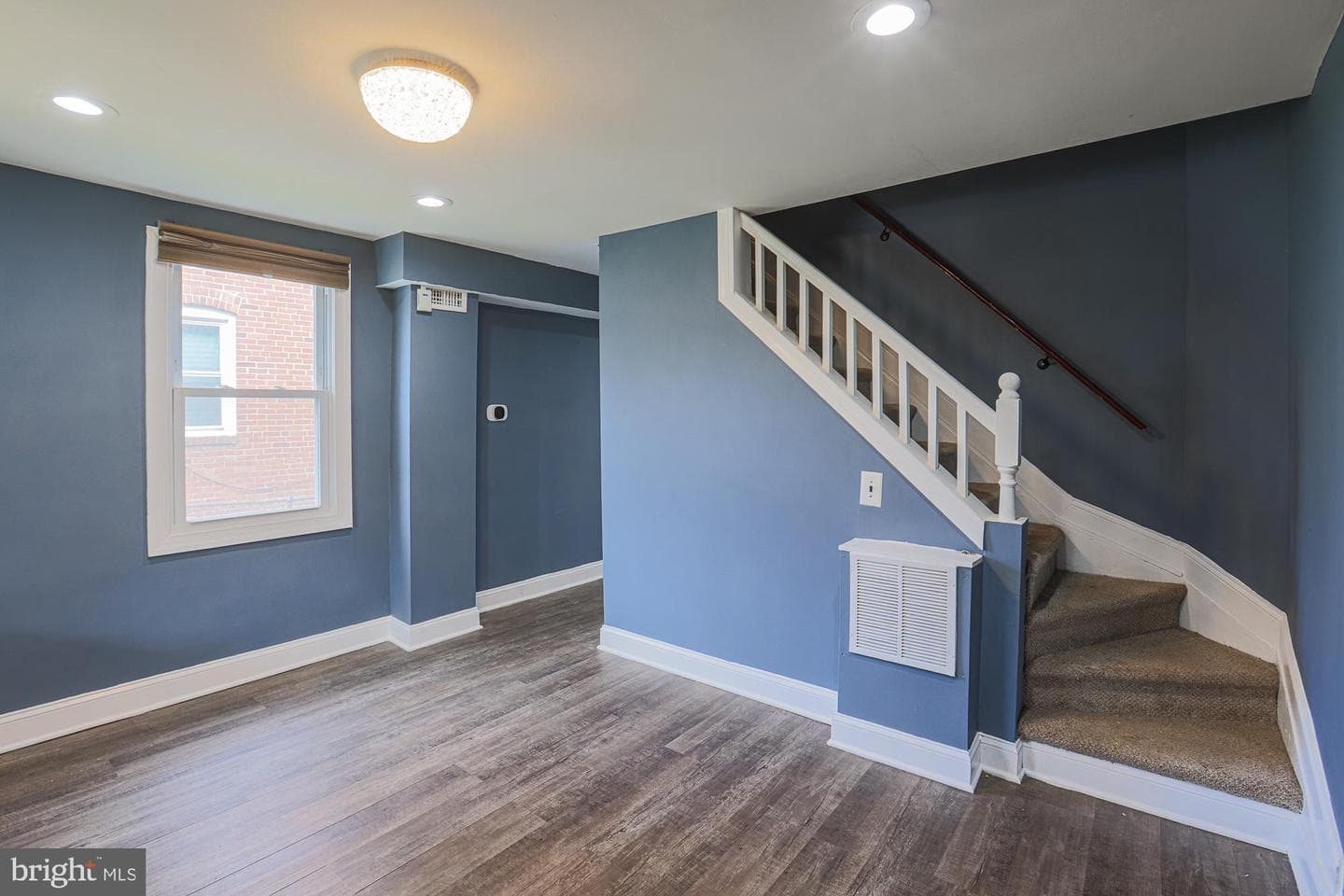 2819 Bookert Drive photo 4