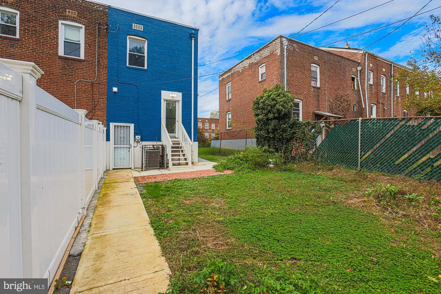 2819 Bookert Drive photo 9