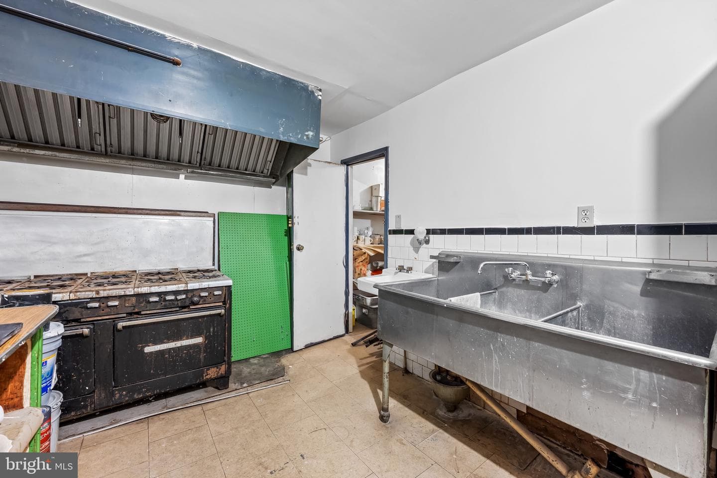 244 S Highland Avenue photo 11