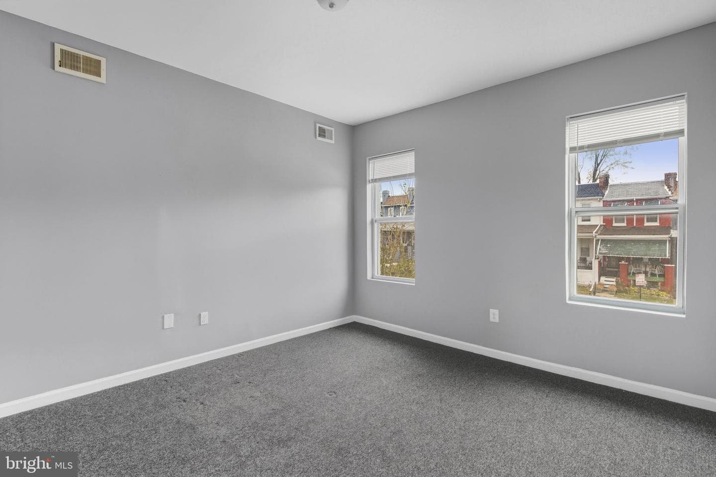 1209 Dukeland Street photo 11