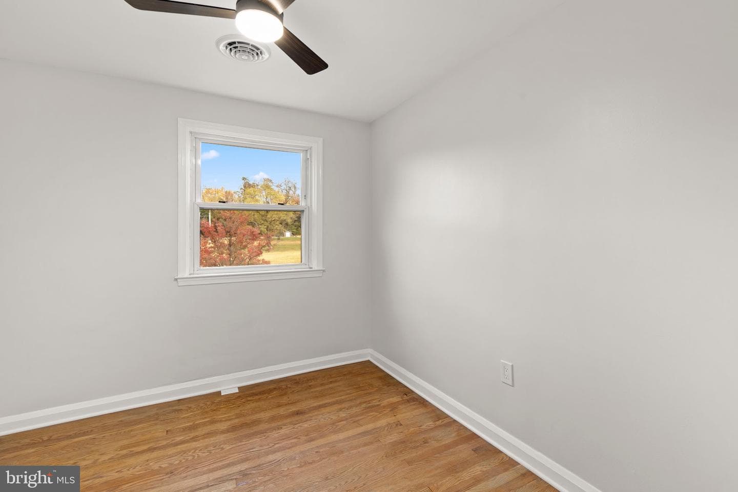 1107 E Northern Parkway photo 20