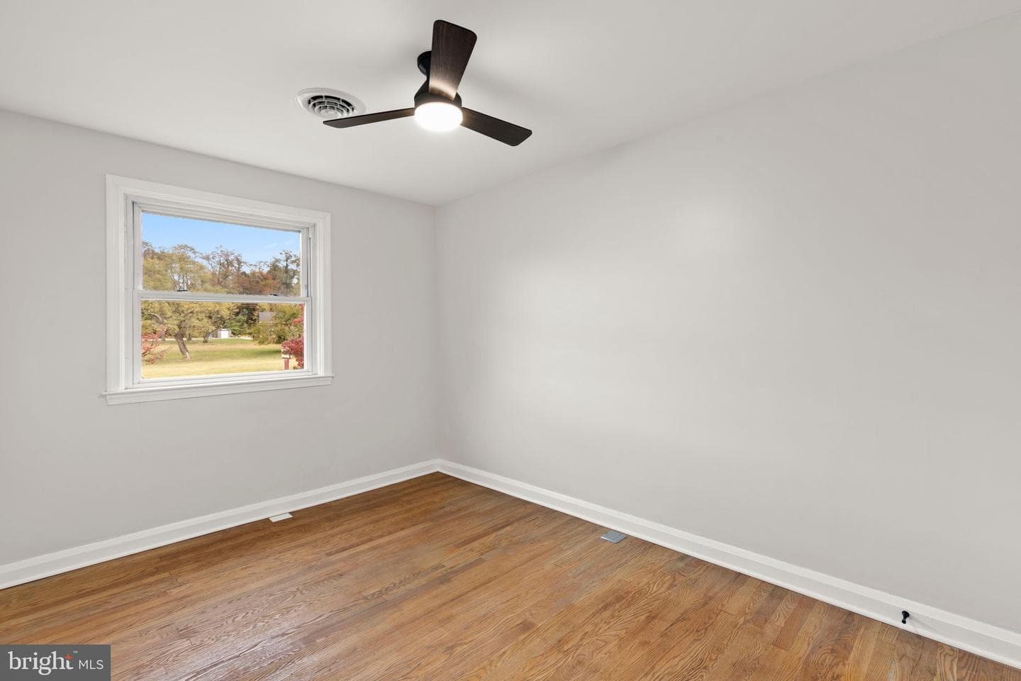 1107 E Northern Parkway photo 25
