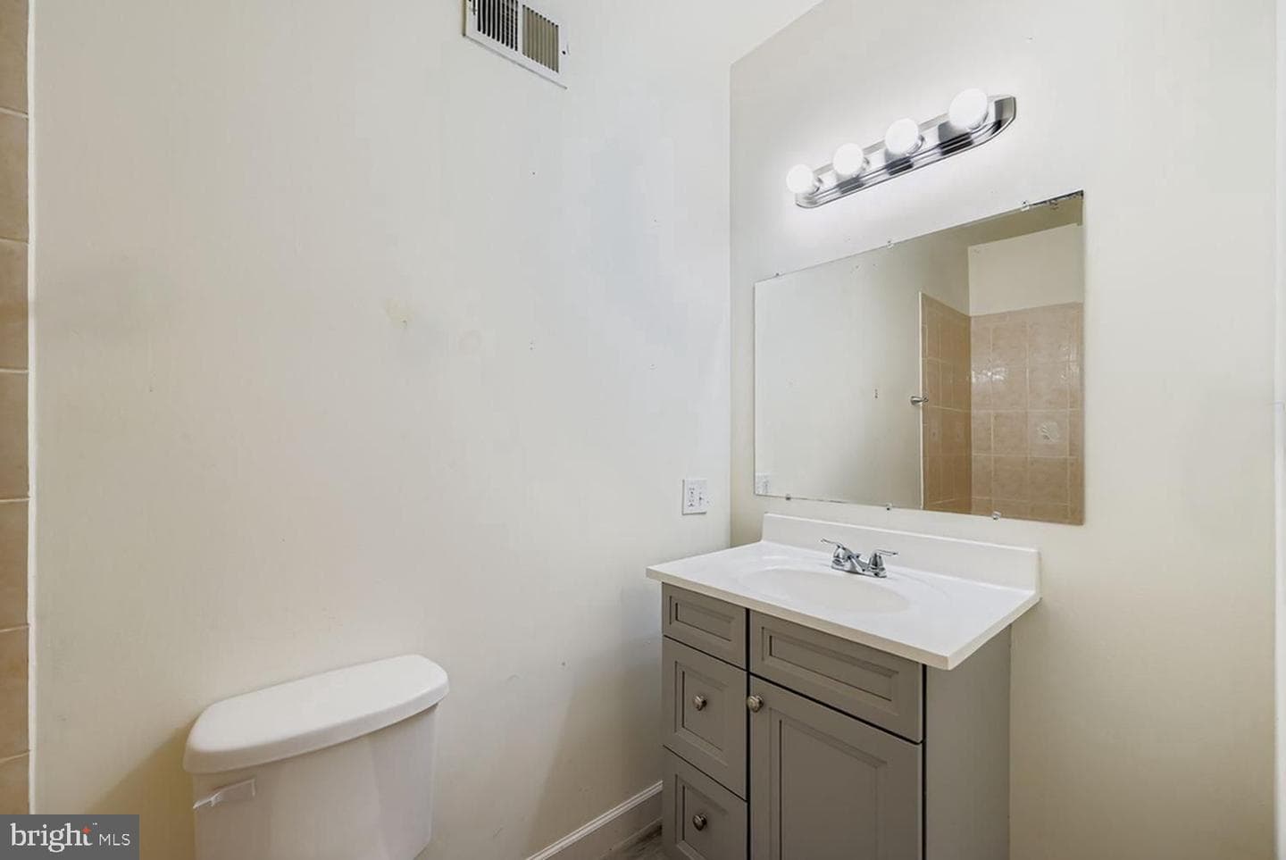 2932 McElderry Street photo 15