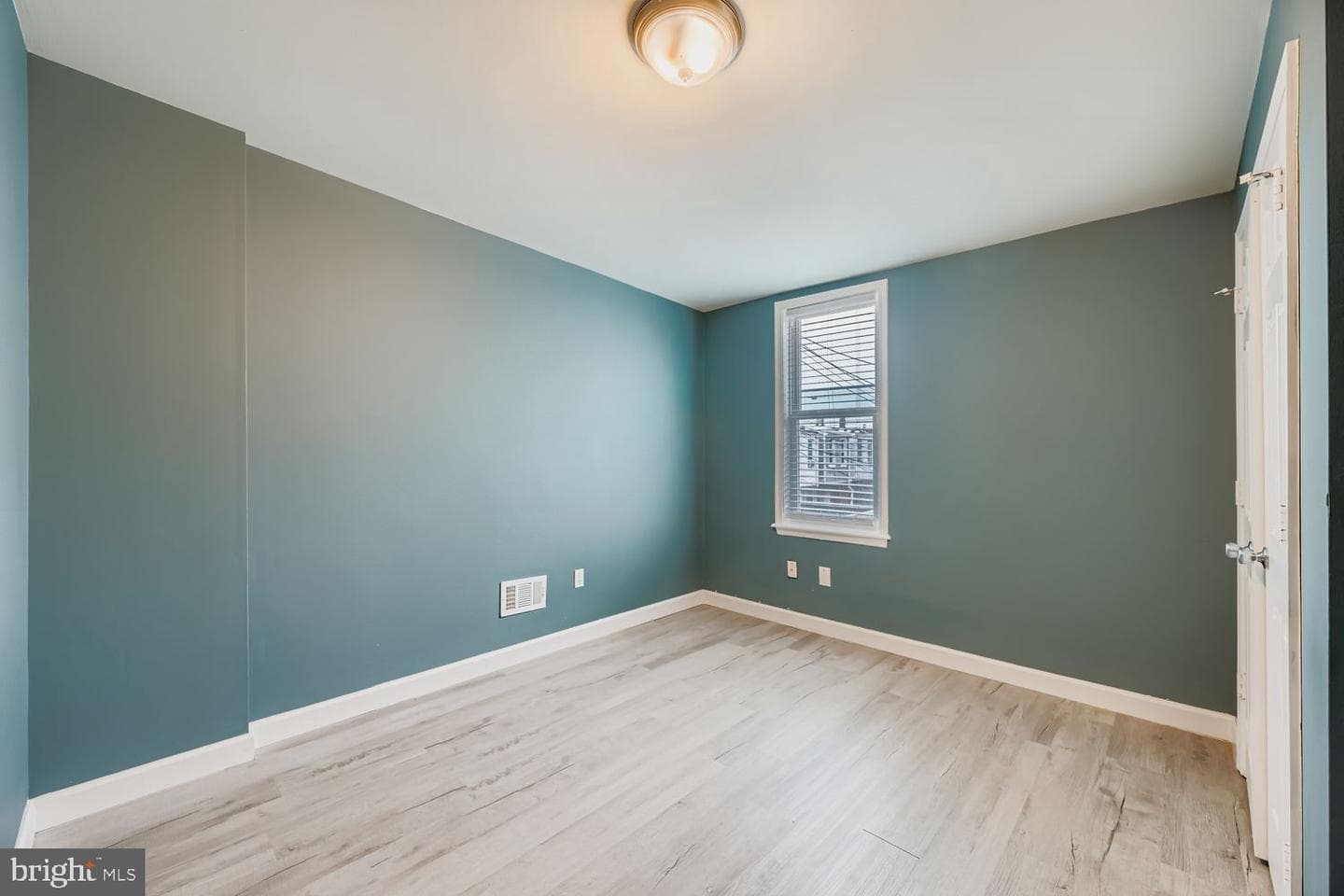 2932 McElderry Street photo 17
