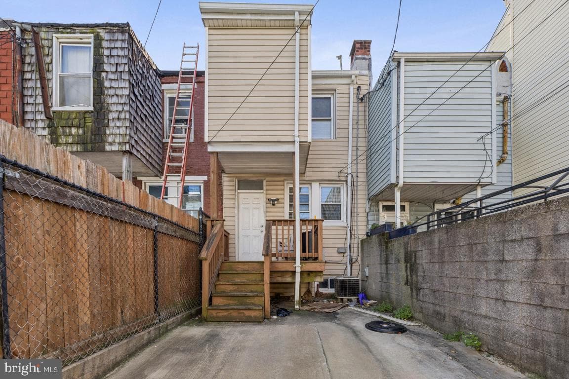 3322 Fleet Street photo 23