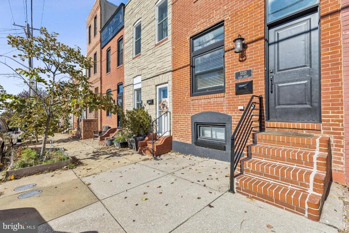 3322 Fleet Street photo 3
