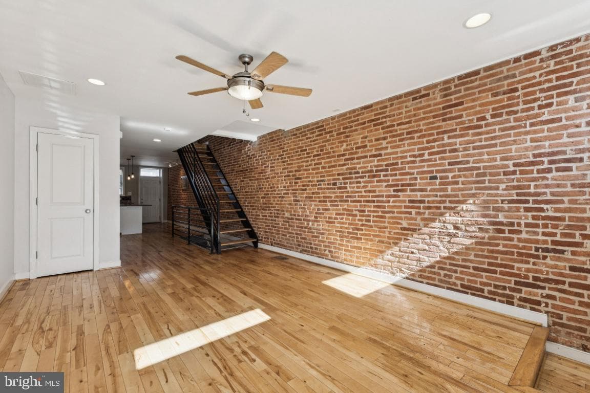 3322 Fleet Street photo 4