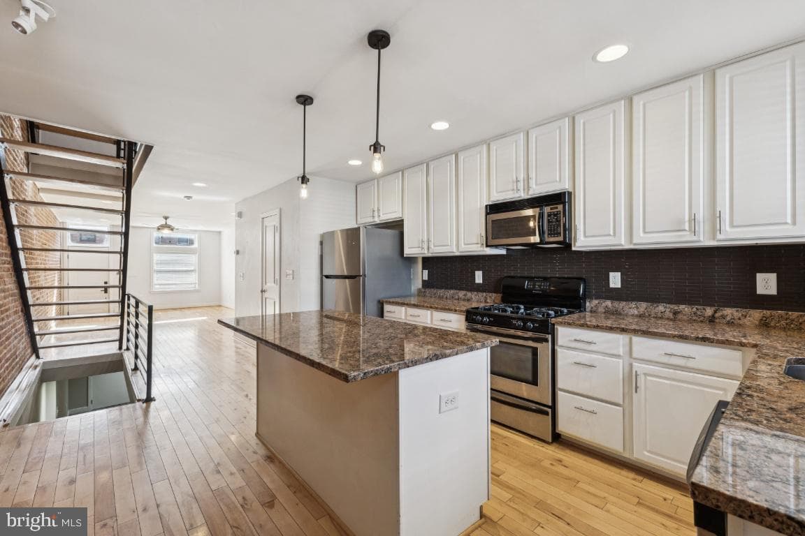 3322 Fleet Street photo 7