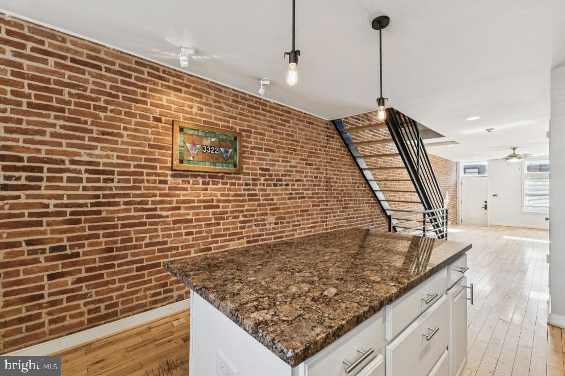 3322 Fleet Street photo 9