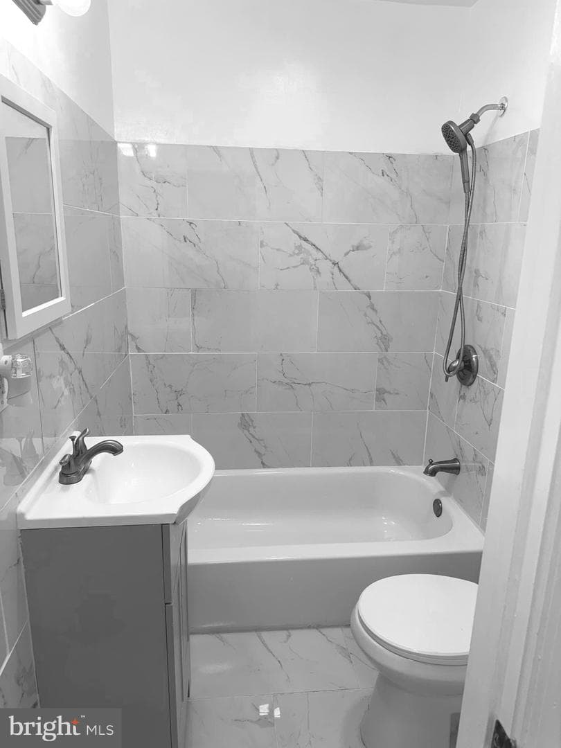 815 E Cold Spring Lane photo 34