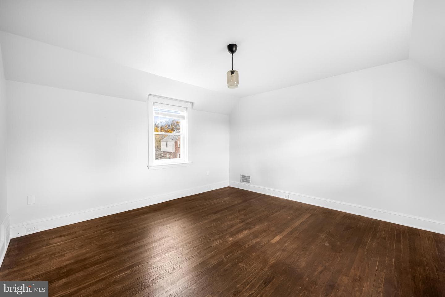 4500 Eastway photo 30