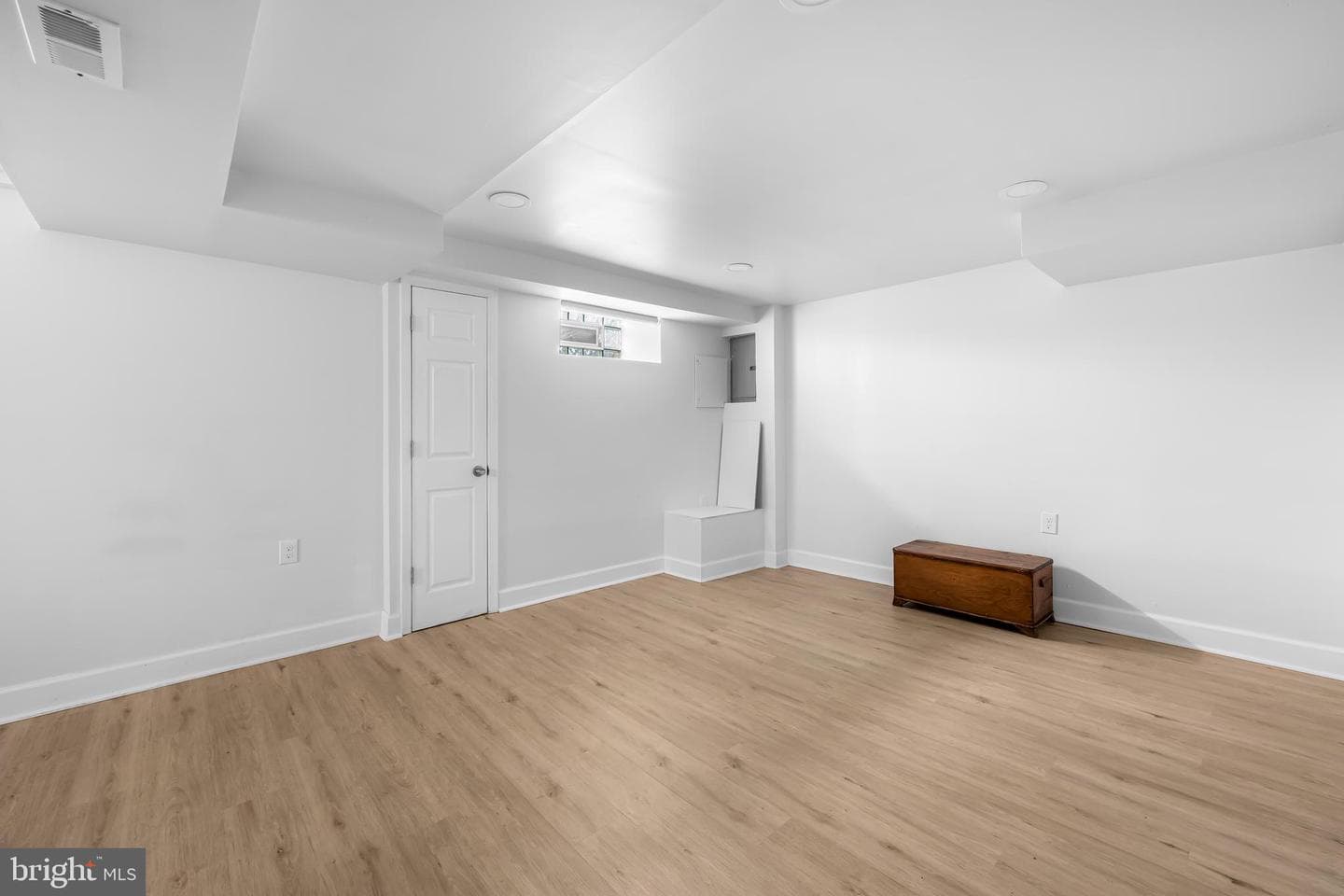 4500 Eastway photo 41