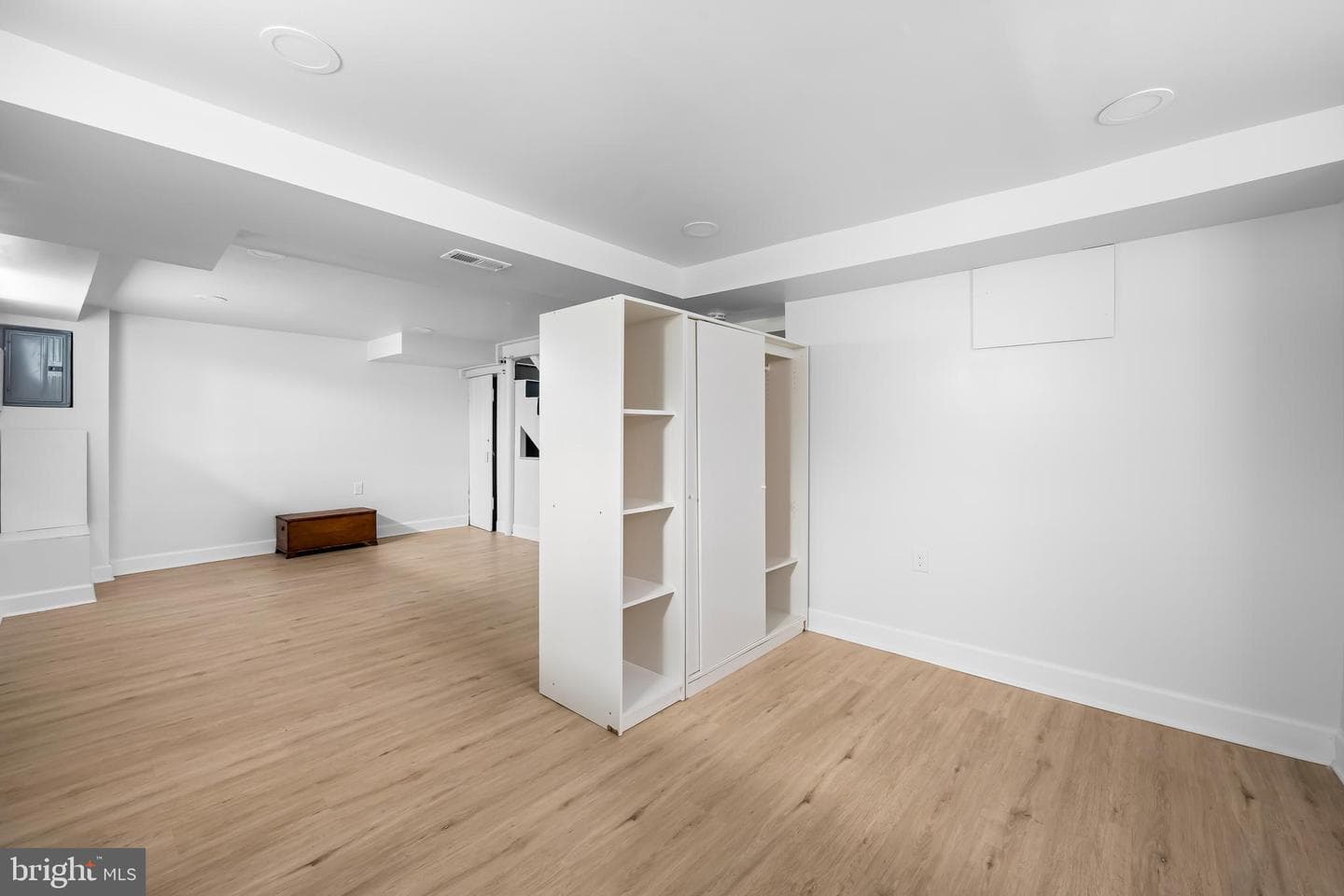 4500 Eastway photo 45
