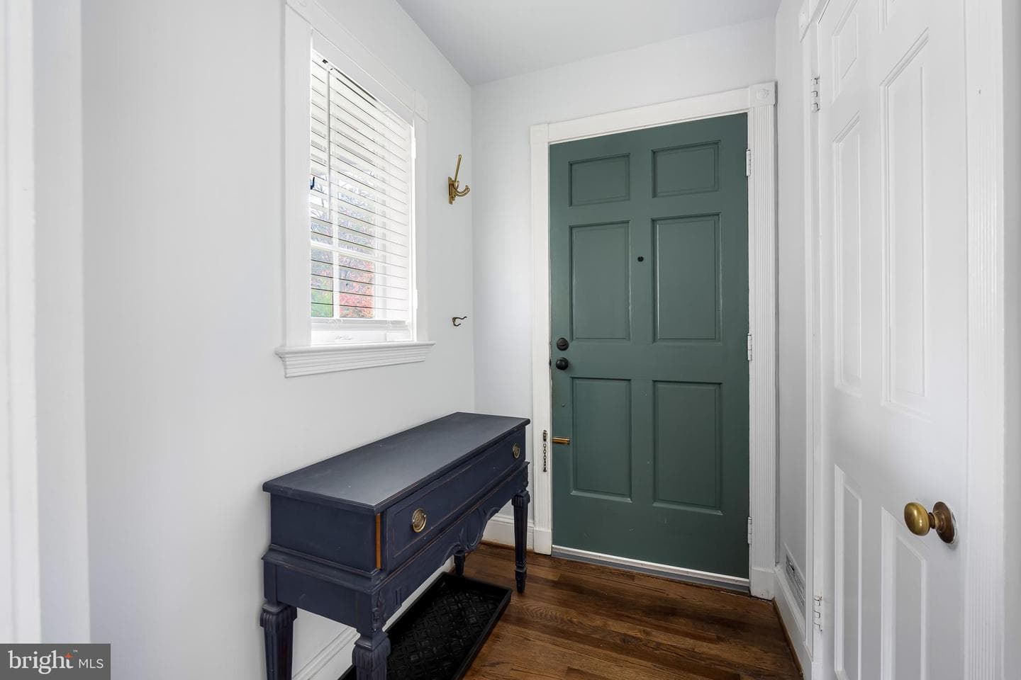 4500 Eastway photo 5