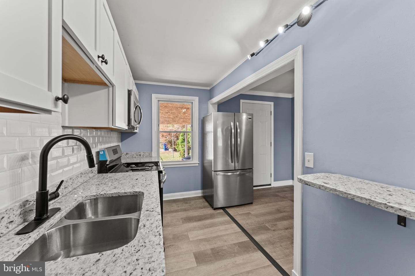 3693 Kenyon Avenue photo 11