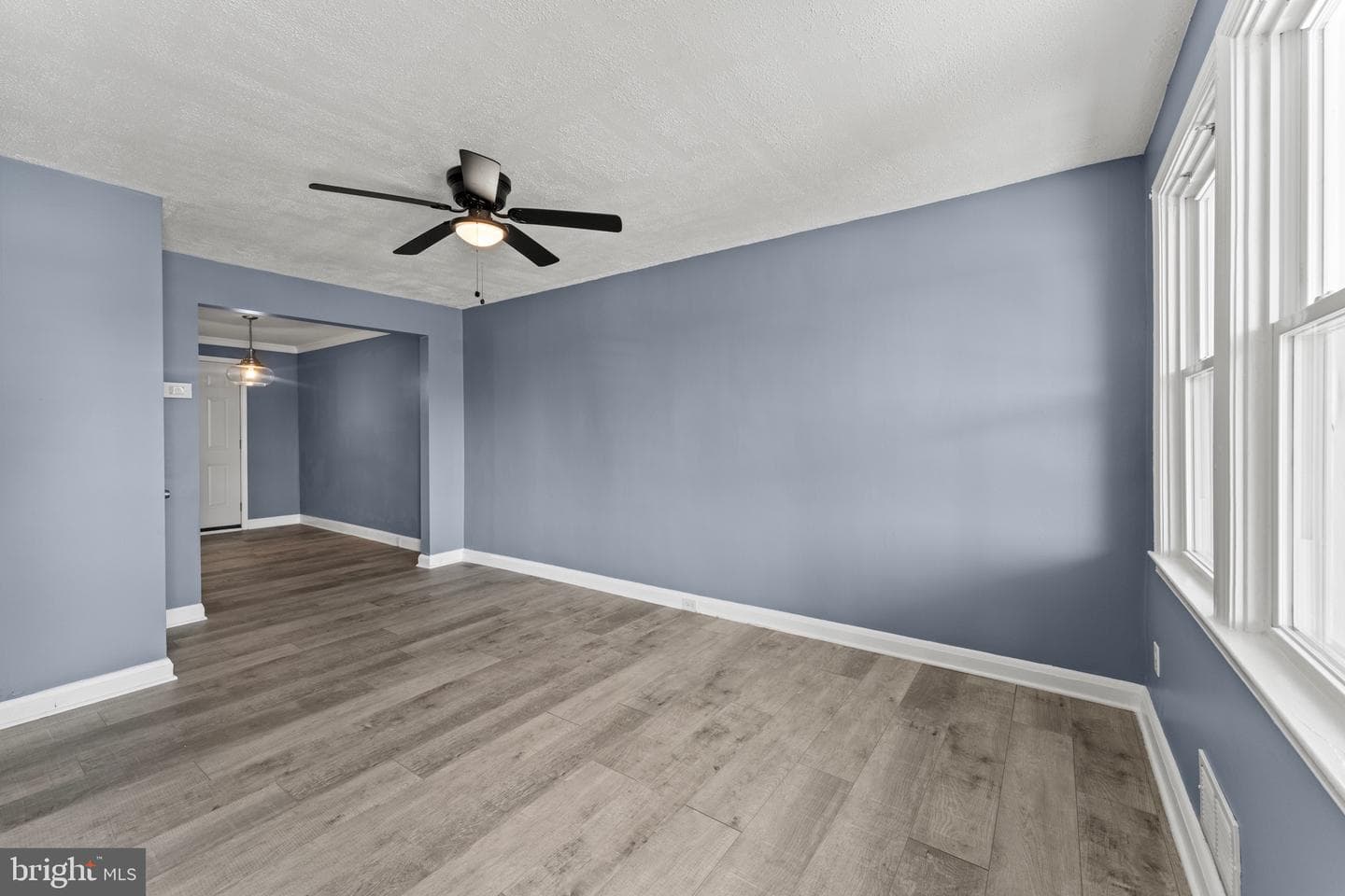 3693 Kenyon Avenue photo 4
