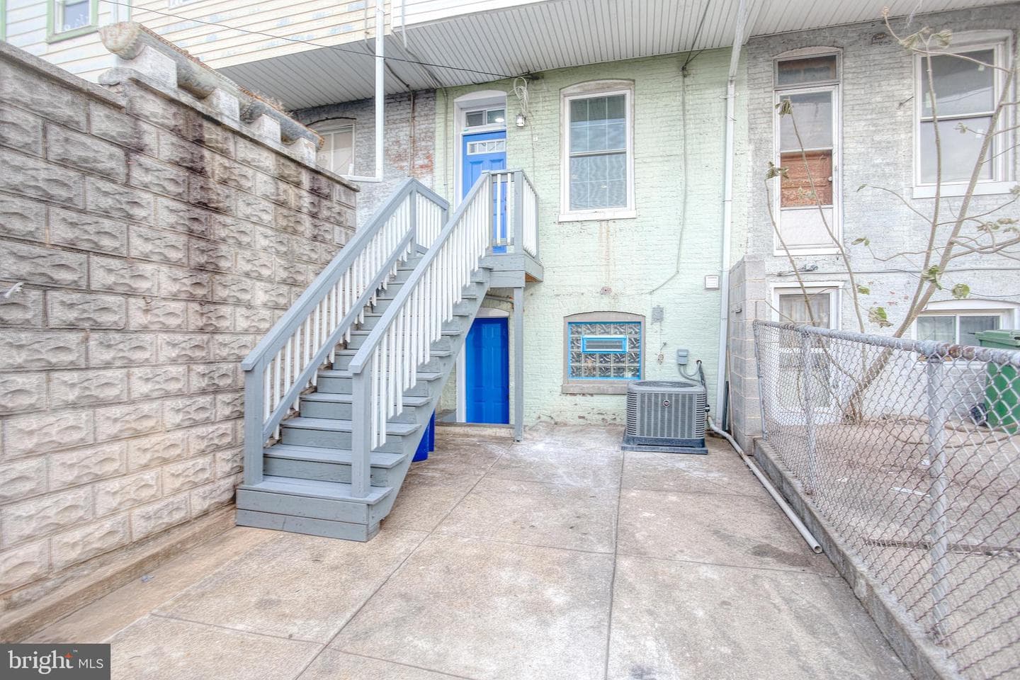 608 Oldham Street photo 12