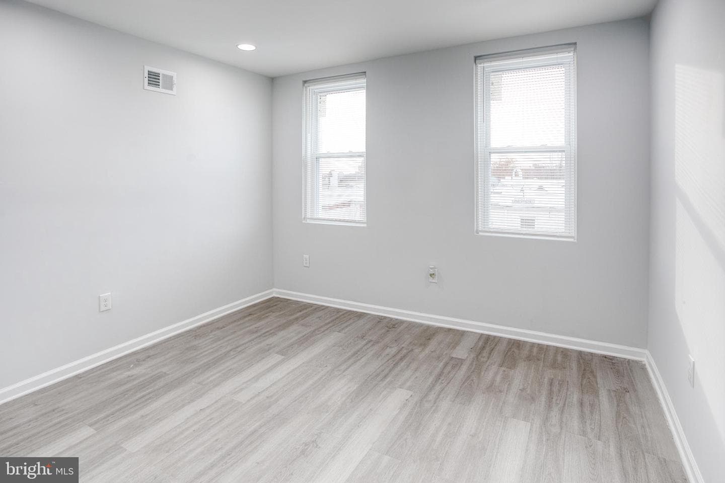 608 Oldham Street photo 19