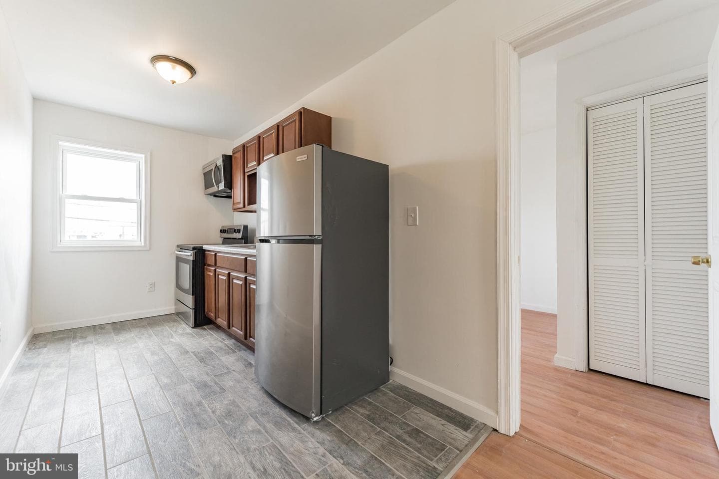 1310 N Ellwood Avenue photo 6