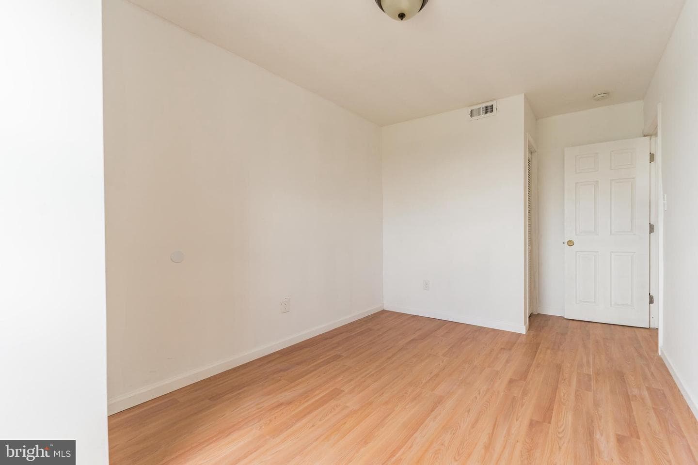 1310 N Ellwood Avenue photo 8