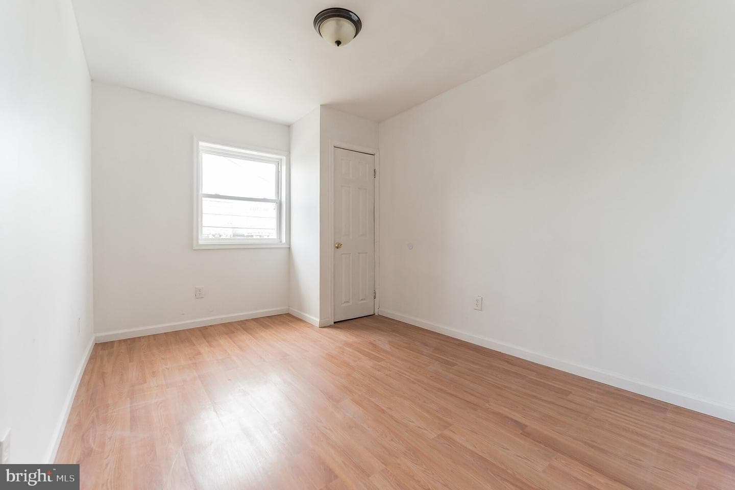 1310 N Ellwood Avenue photo 9