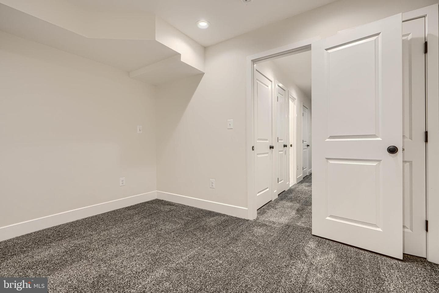 609 S Eaton Street photo 23