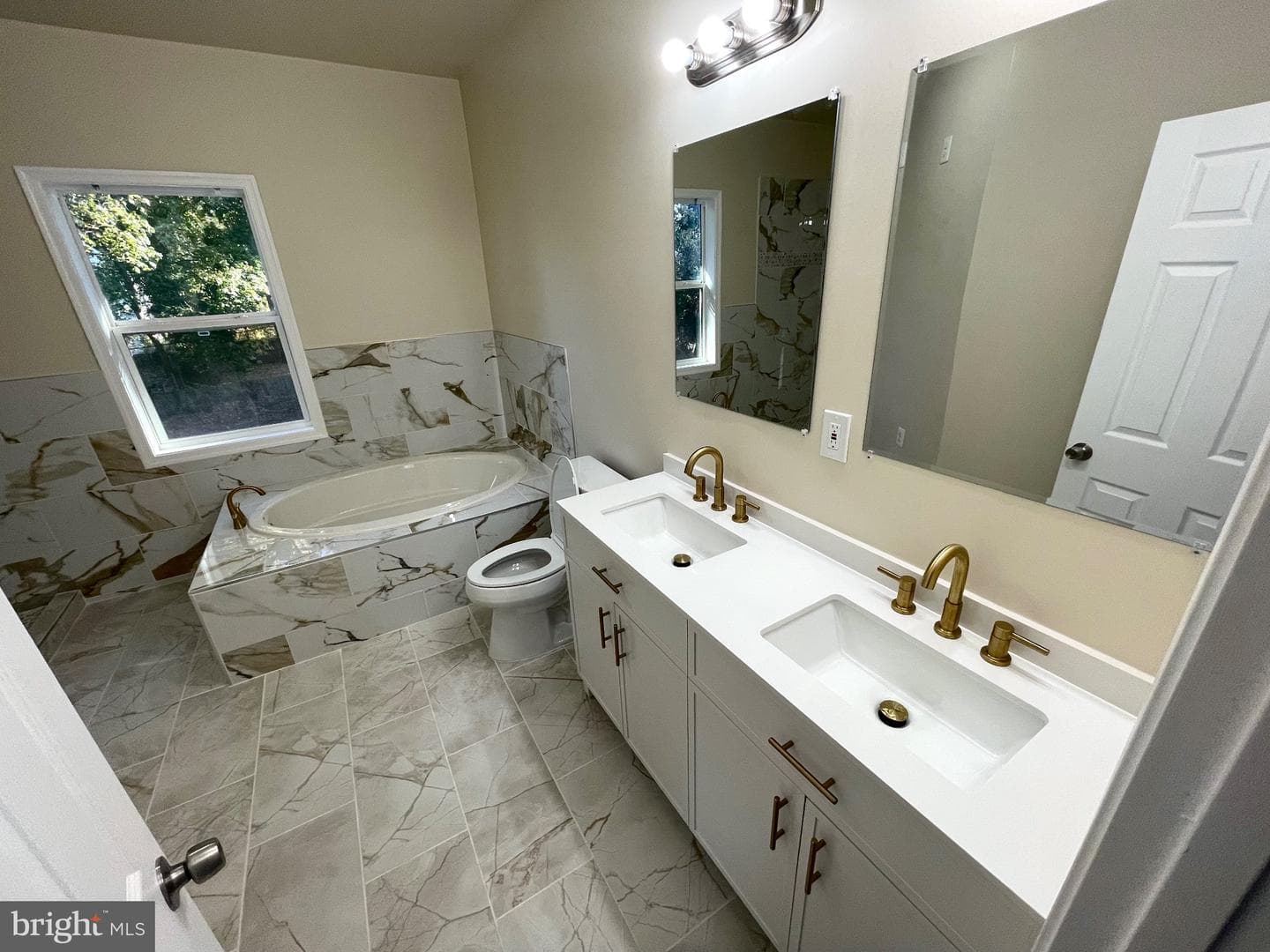 3923 Fairview Avenue photo 9