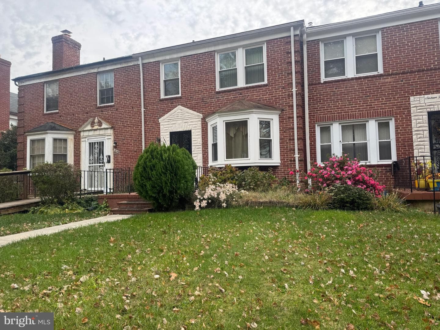 1631 Woodbourne Avenue photo 1