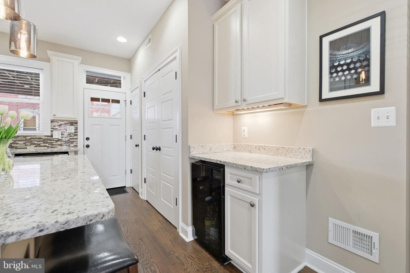 3903 Foster Avenue photo 16