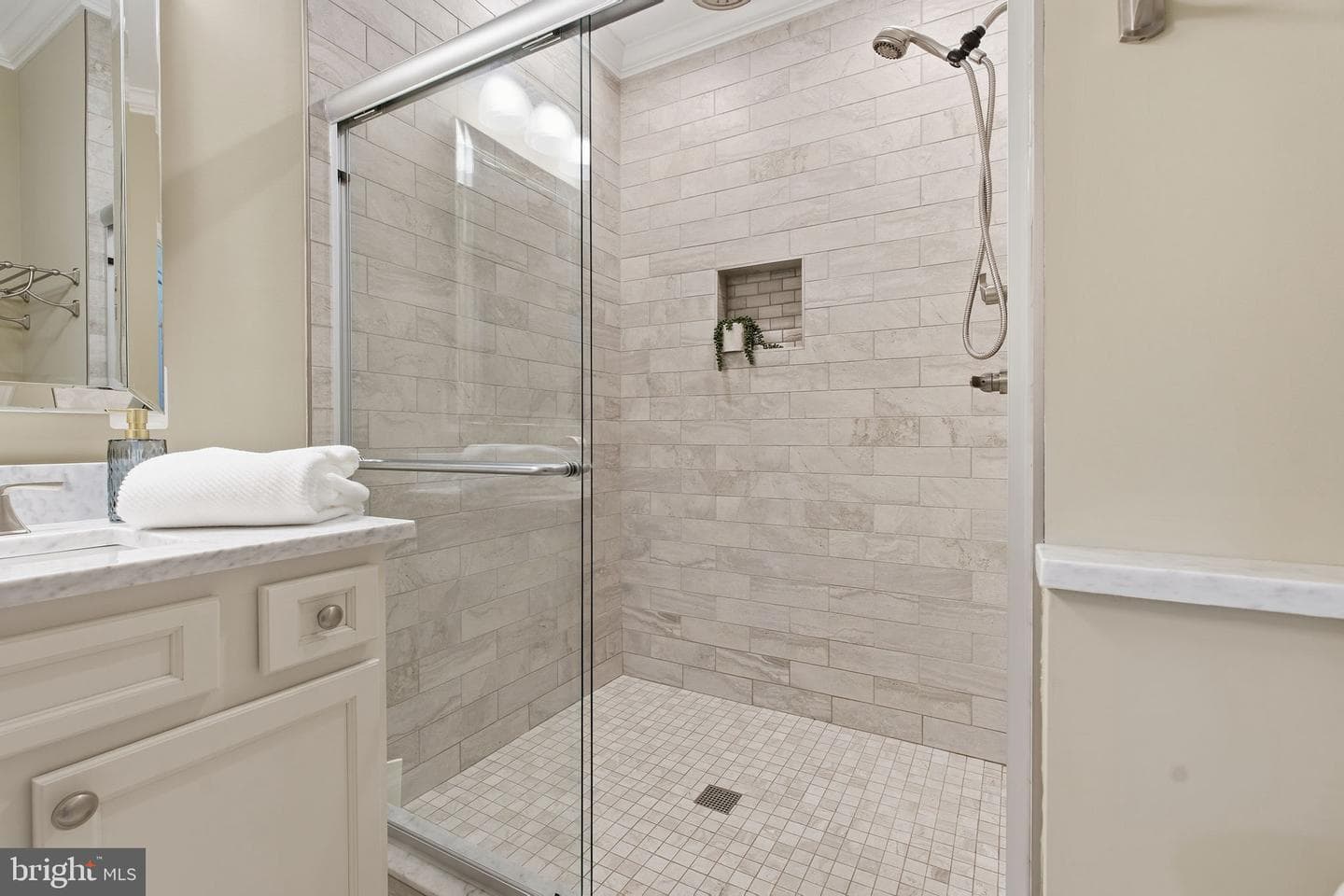 3903 Foster Avenue photo 30