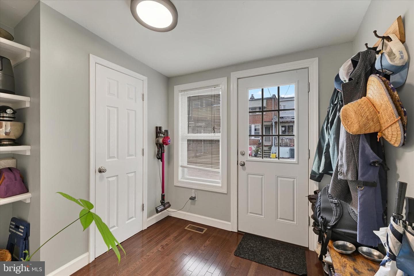 1436 Andre Street photo 13