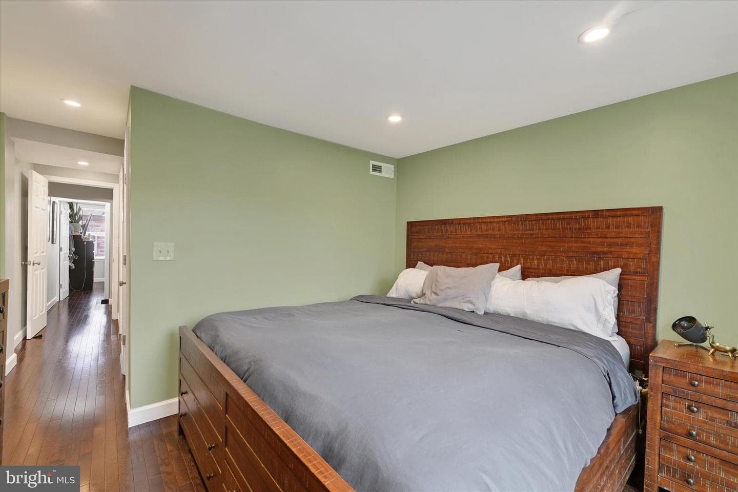 1436 Andre Street photo 20