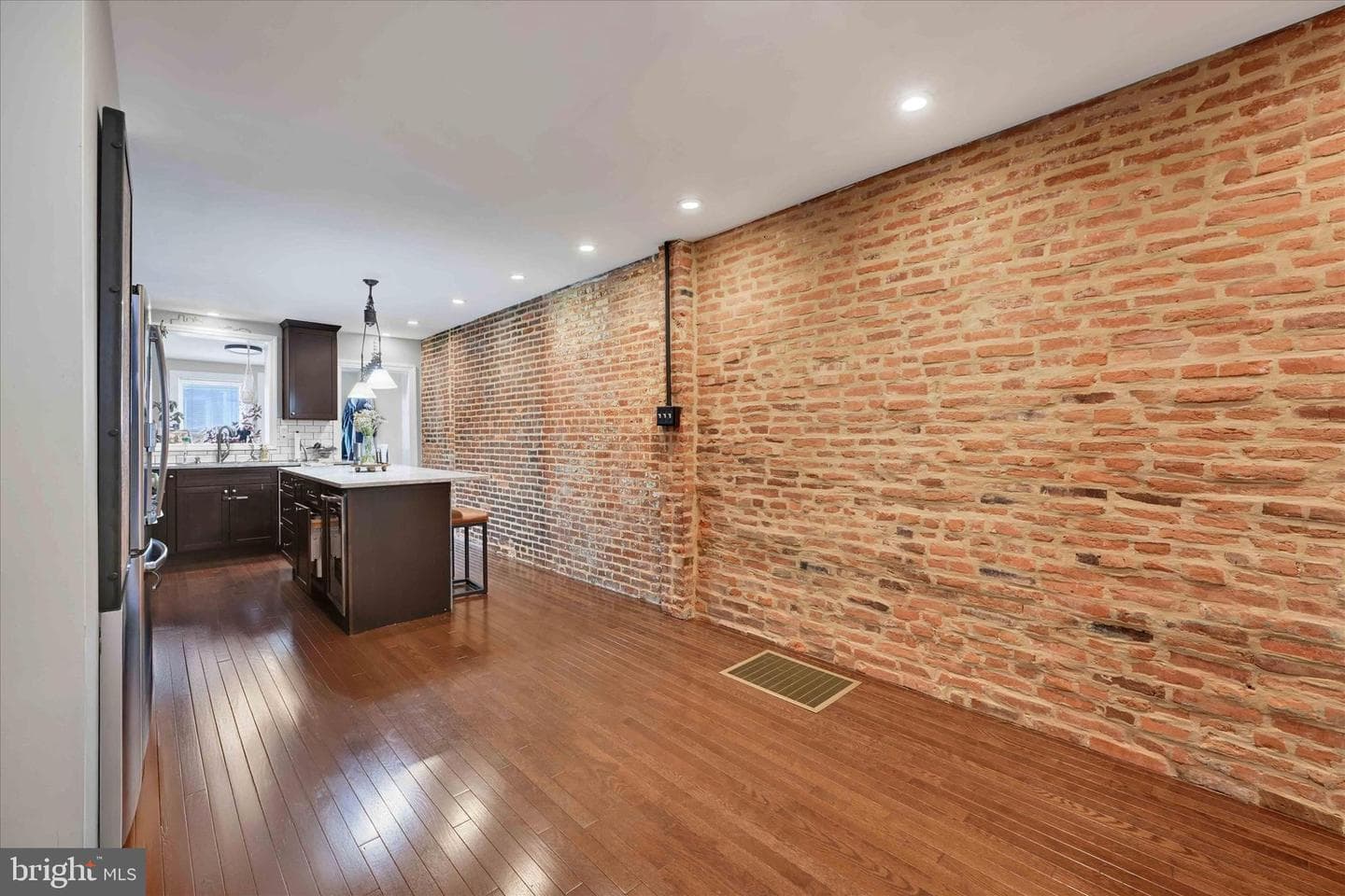 1436 Andre Street photo 7