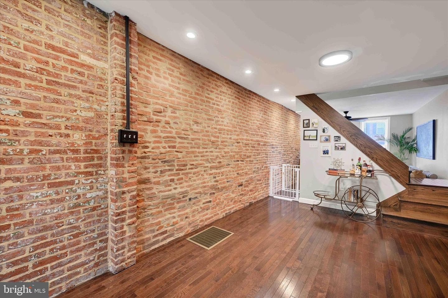 1436 Andre Street photo 8