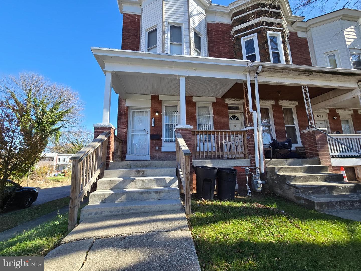 1635 N Rosedale Street photo 1