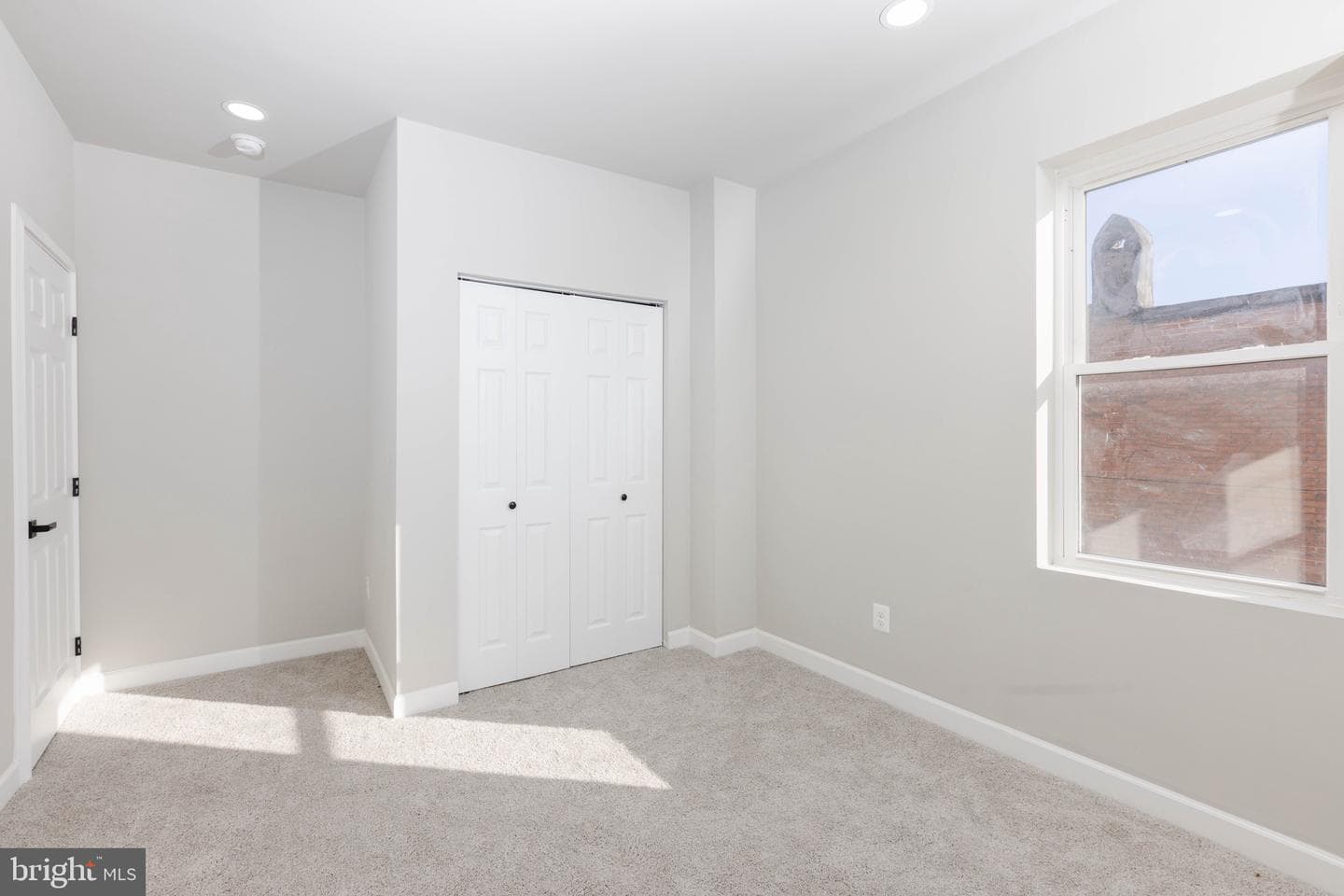 24 S Tremont Road photo 17
